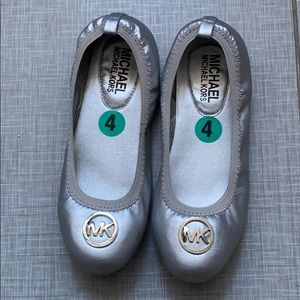 Michael Kors flats in silver
